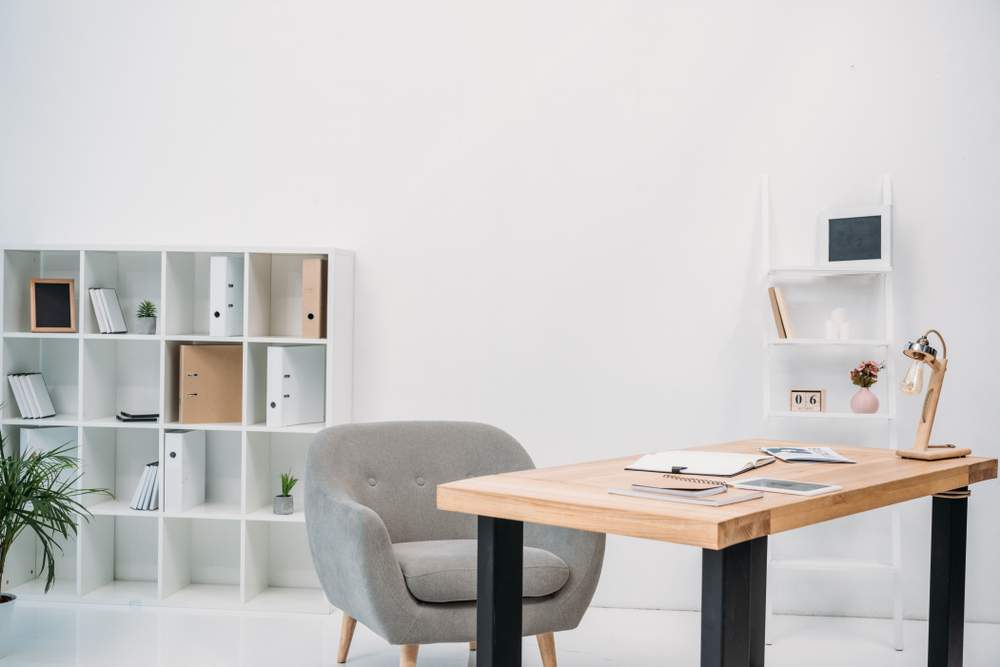 minimalist office table